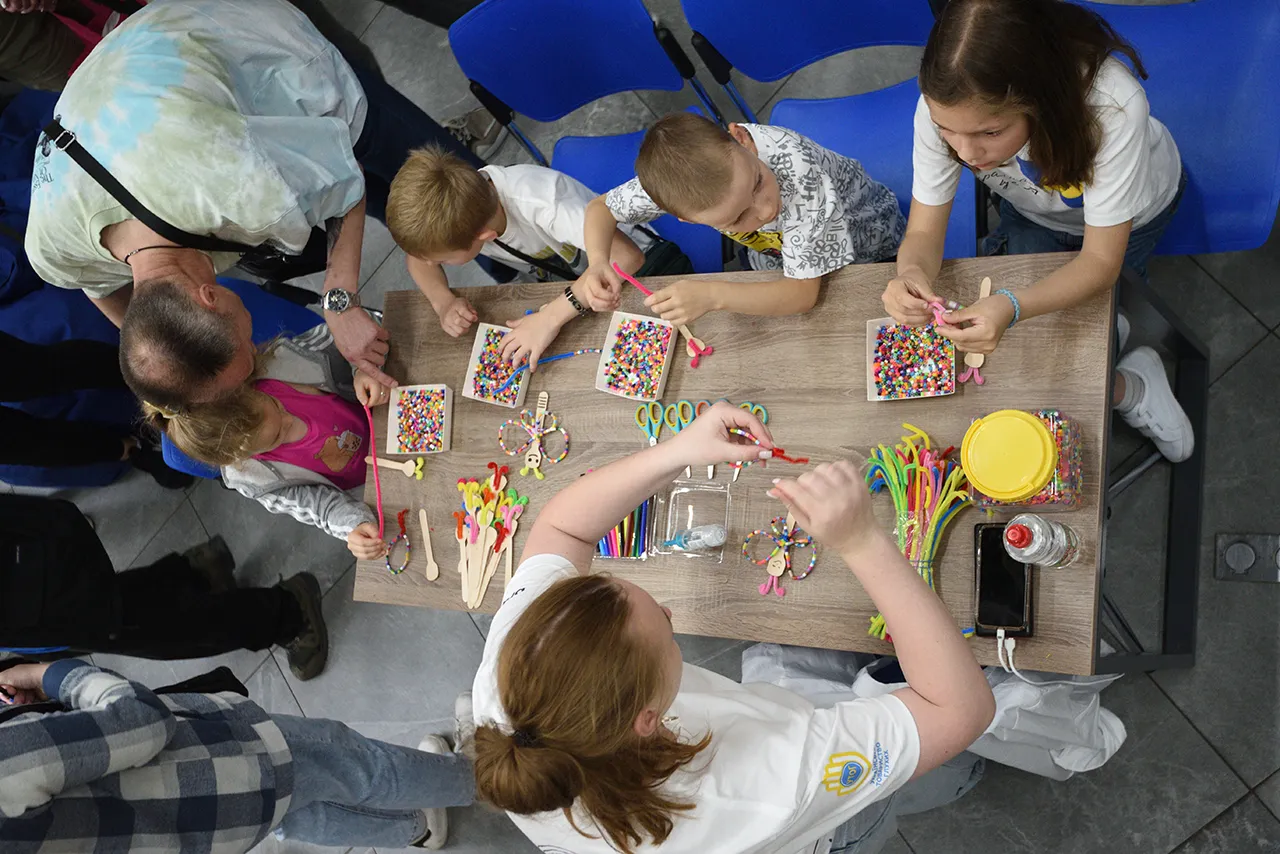 Запрошення на благодійне дитяче свято