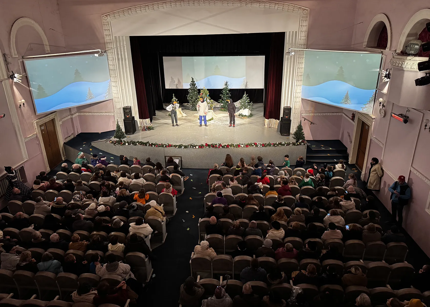 Благодійна різдвяна вистава для дітей у Києві